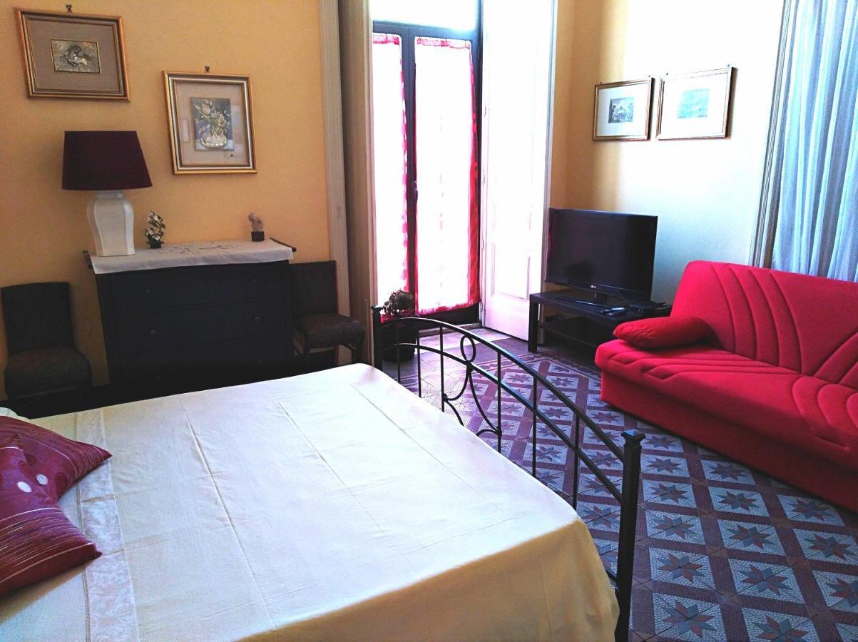 L'Oasi Di Sofia Appartamento Turistico Etnea Cavour Bellini Catania Luaran gambar